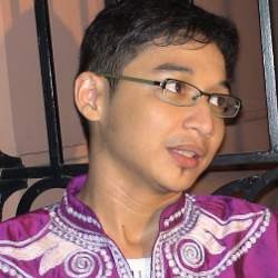 Ditanya Soal Penahanan, Pasha Ungu Malah Berpose