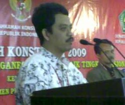 Eko Pramono Menangis di Podium MK