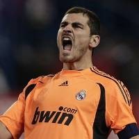 Casillas Menatap 100