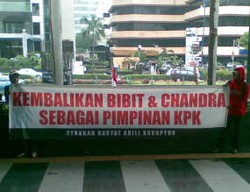 SBY Harus Tindak Jaksa Agung dan Kapolri yang Membangkang