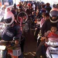 Jembatan Suramadu Mulai Diserbu Pemudik 