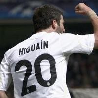 Higuain Antar Madrid Puncaki Grup