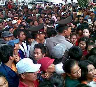 Pembagian Daging Kurban Ricuh