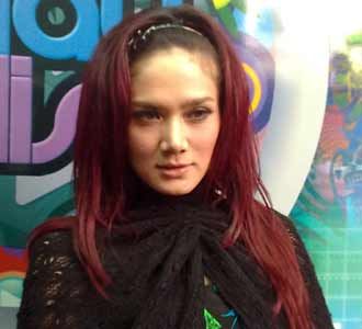 Gothic ala Mulan Jameela