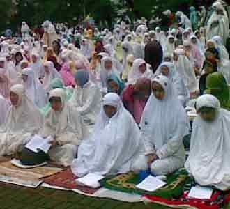 2.000 Orang Salat Id di Gasibu