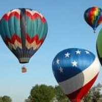 20 Pasangan Nikah Massal di Balon Udara