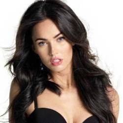 Megan Fox Belikan Pacar Mobil Balap