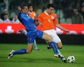 Van Persie Menepi Lima Bulan