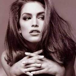 Cindy Crawford Awet Muda Karena Disuntik