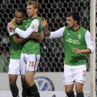 Mertesacker Selamatkan Bremen