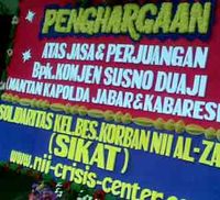 Karangan Bunga untuk Susno
