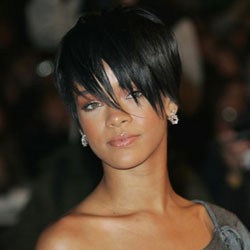 Rihanna Siap Pacaran Main-main