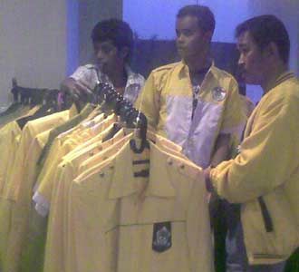Penjual Atribut Ramaikan Musda Golkar