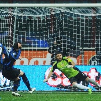 Si Ular Besar Betah di Atas