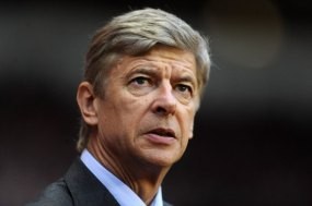 Gol Dianulir, Wenger Tuding Wasit