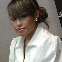 Pinkan Mambo Bantah Akan Dinikahi Pria Beda Agama 