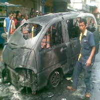 Mobil Espas Terbakar Saat Sedang Diservis