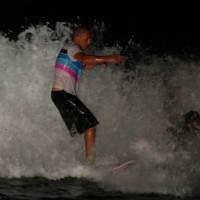 Surfing Malam Pertama di Kuta