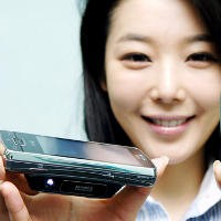 LG Expo, Smartphone 1 Ghz dengan Proyektor