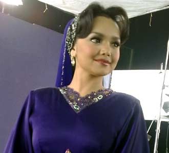 Siti Nurhaliza & Gaun Timur Tengah