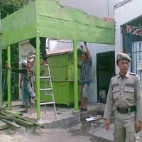 Pemkot Kembali Bongkar Bangunan di Atas Brandgang 