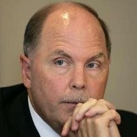 Giliran Henderson Didepak