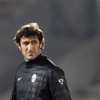 Pemain Juve di Belakang Ferrara