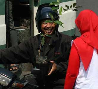 Bibit Pohon Gratis di Bundaran HI