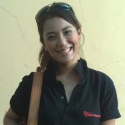 Sophie Navita Ingin Tidur Pakai High Heels