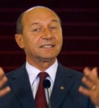 Presiden Rumania Pukul Bocah Terungkap di YouTube