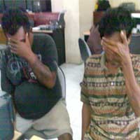 Lima Sekawan Kompak Curi Mobil Plat Merah 