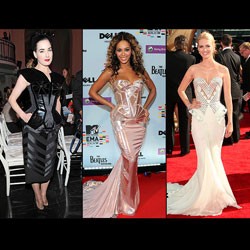 Selebritis Dengan Gaun Futuristik