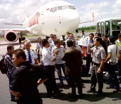 Petugas Bandara: Penerbangan Semua Pesawat Sudah Lancar