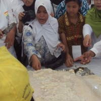 Terbesar di Dunia, Pempek Kapal Selam Seberat 812 Kg