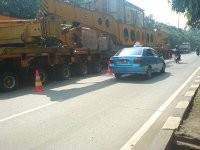 Hindari Macet, Kontainer Pembawa Trafo Berhenti di Jl Panjaitan