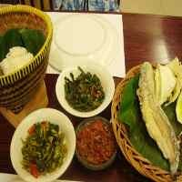 Tergoda Lele Berselimut dan Oseng Genjer