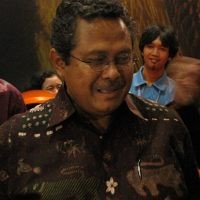 Fahmi Idris Galang Klub Motor Bantu Prita