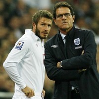 Tiga Singa Siap Terkam Siapa Saja