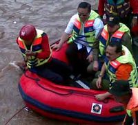 Foke & Menteri Susuri Ciliwung