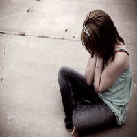 Pecandu Internet Usia Belia Rentan Siksa Diri