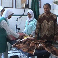 Ayah dan Anak Dimakamkan di Dua Tempat Berbeda