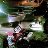 Motor Masuk ke Kolong Avanza di Jalan Siliwangi