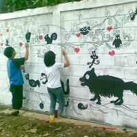 200 Mahasiswa FSRD ITB Mural di Tembok Kebon Binatang