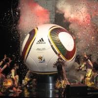 Jabulani, Evolusi Bola Sepak