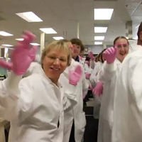 Ratusan Dokter Joget Jadi Sensasi YouTube