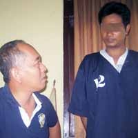 Pura-pura Beli Susu Kemasan, Tofan Embat HP 