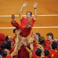 Spanyol Pertahankan Gelar