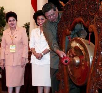 SBY Buka Munas Dharma Wanita                           