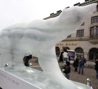 Beruang Kutub di KTT Perubahan Iklim