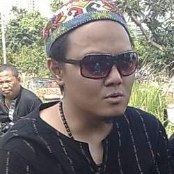 Tien Santoso Wafat, Levi The Fly Sedih Belum Kasih Cucu